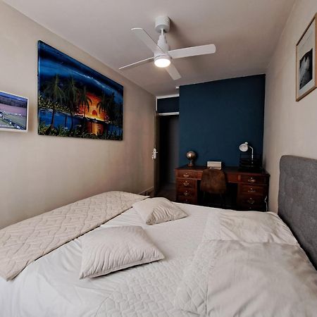 Chambre Spacieuse - Dressing - Sdb Communes - Parking Prive Nîmes Eksteriør bilde