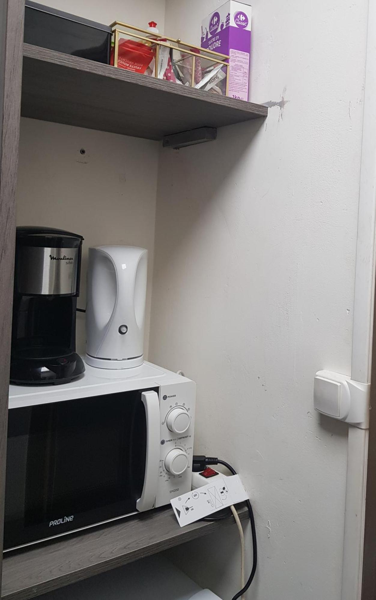 Chambre Spacieuse - Dressing - Sdb Communes - Parking Prive Nîmes Eksteriør bilde